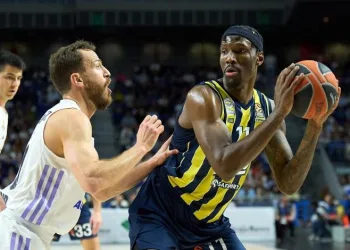 Nigel Hayes-Davis 3 sezon daha Fenerbahçe Beko’da
