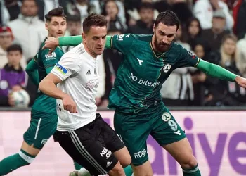 Beşiktaş’ta Amir Hadziahmetovic cezalı duruma düştü