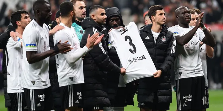 Beşiktaşlı futbolculardan Tayyip Talha’ya destek