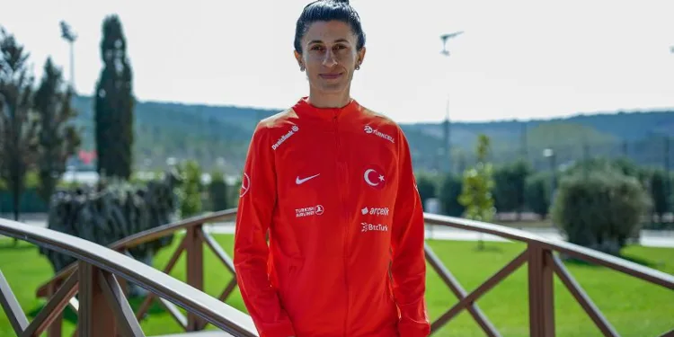 Yağmur Uraz: “Hem kupayı kazanıp hem de gol kraliçesi olmak istiyorum”