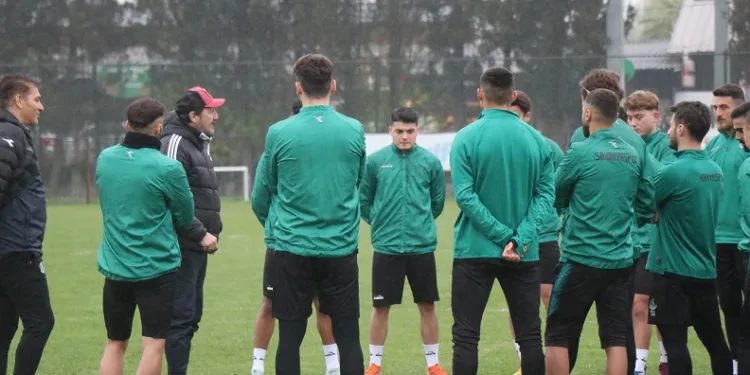 Sakaryaspor, Rizespor mesaisine başladı