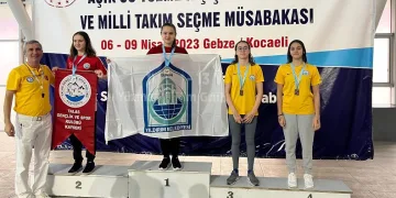 Yıldırım’ın altın kulaçlarından 15 madalya