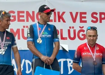 Antalyasporlu pedallar sezonu kürsüde açtı