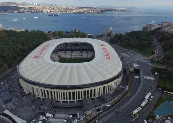 Beşiktaş’ta stat sponsorluğu için dev görüşmeler