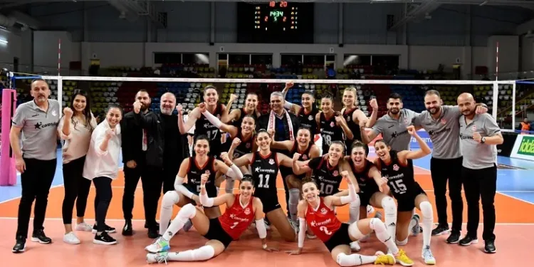 Muratpaşa Belediyespor Sultanlar Ligi’ne yükseldi