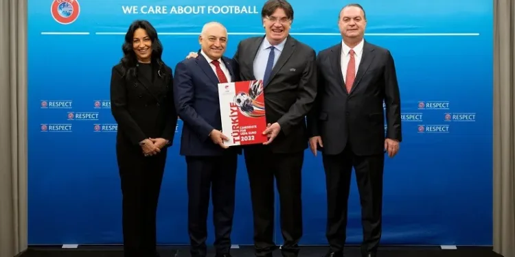 TFF, 2028 ve 2032 Avrupa Şampiyonası adaylık dosyasını UEFA’ya sundu