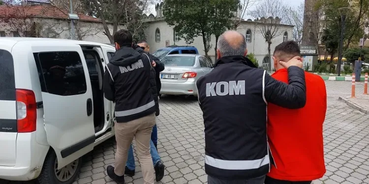 Samsun’da bir kişinin silahla yaralanmasına 3 tutuklama