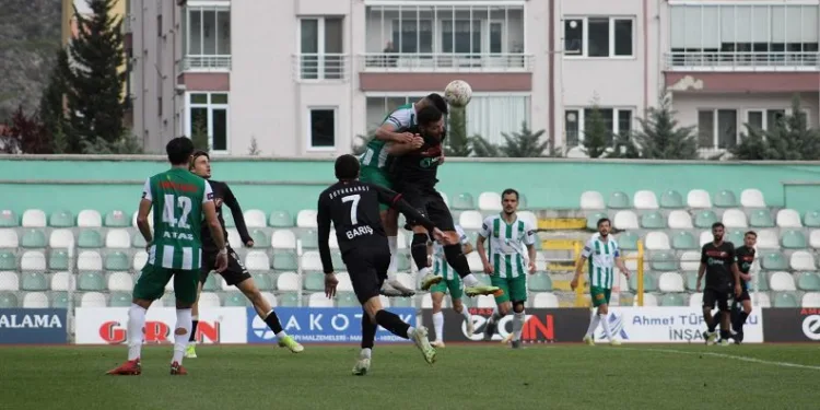 Karşıyaka play-off hattının dışında kaldı