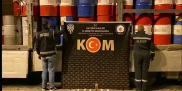 Kaçakçılara darbe: 15 kişi yakalandı