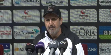 Sakaryaspor Teknik Direktörü Taner Taşkın: “Ligi dizayn edenler çok da güzel dizayn etmeye devam ediyor”