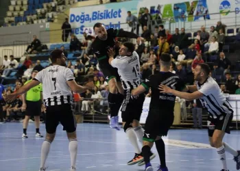 Sakarya Büyükşehir hentbol Beşiktaş’a mağlup oldu