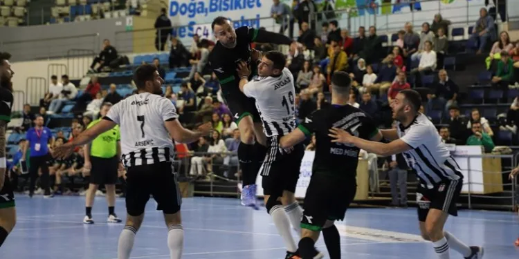 Sakarya Büyükşehir hentbol Beşiktaş’a mağlup oldu