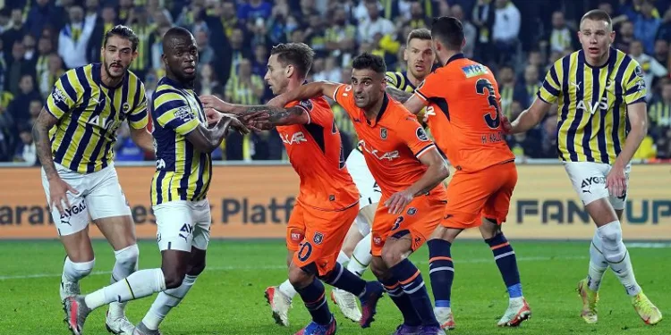 Başakşehir ile Fenerbahçe 30. randevuda