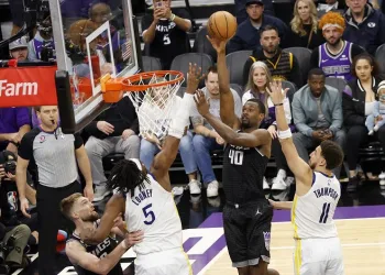 NBA Sacramento Kings, Golden State karşısında seride durumu 2-0 yaptı