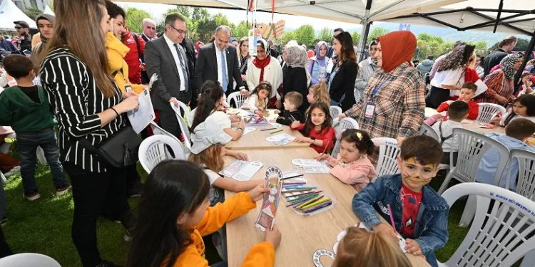 Bursa Çocuk Şenliği’nde çifte bayram
