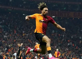 Sacha Boey bu sezon ilk gol sevincini yaşadı