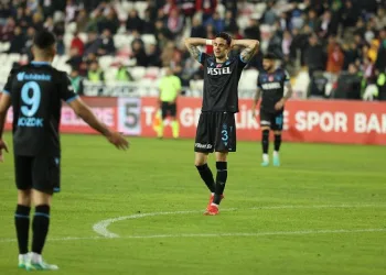 Trabzonspor, öne geçtiği maçlarda 15 puan kaybetti