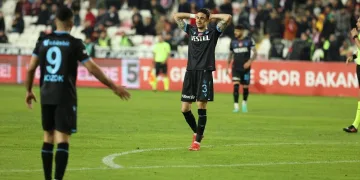Trabzonspor, öne geçtiği maçlarda 15 puan kaybetti