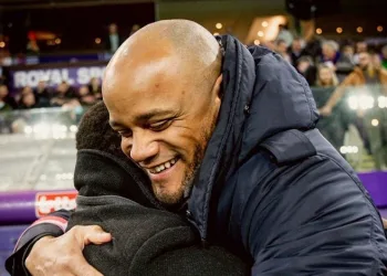 Vincent Kompany, İngiltere Championship’de yılın menajeri seçildi