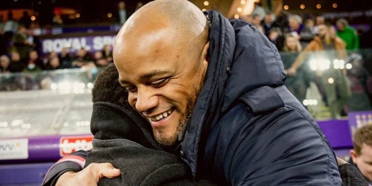 Vincent Kompany, İngiltere Championship’de yılın menajeri seçildi