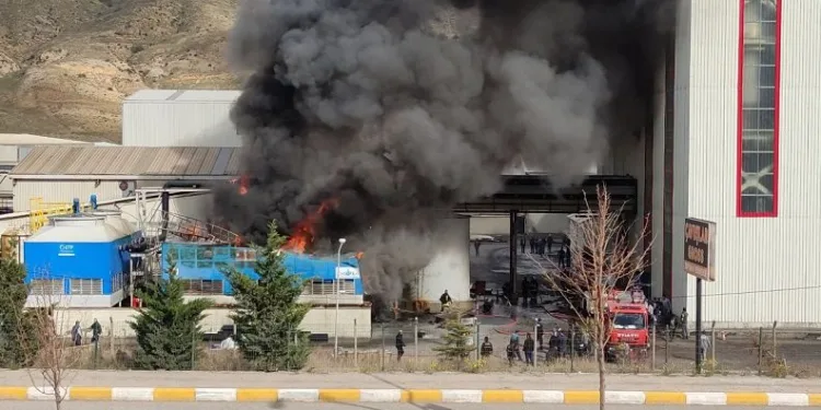 Fabrika yangını korkuttu
