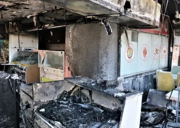 Şırdan dükkanı yangında küle döndü