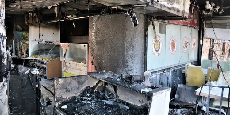 Şırdan dükkanı yangında küle döndü