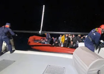 Datça’da 18 düzensiz göçmen kurtarıldı
