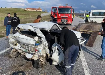 Zincirleme trafik kazasında hayatlarını kaybetti