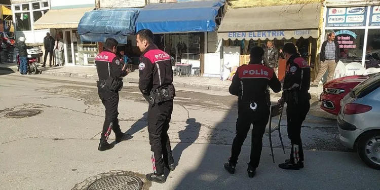 Çay ocağına silahla ateş açıldı