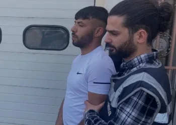 Şeker dağıtan polislere ateş açan zanlı tutuklandı