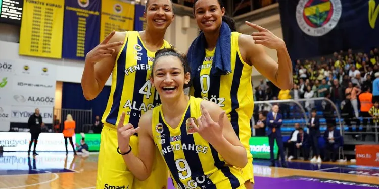 İdil Saçalır: “Taraftarımıza bizi hiç yalnız bırakmadıkları için teşekkür ederim”