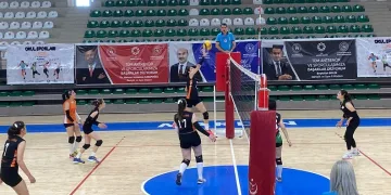 Bağlar Belediyespor’un genç kız voleybol takımı, bölge şampiyonu oldu