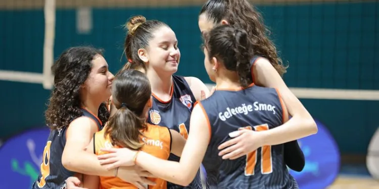 Eczacıbaşı’nın Geleceğe Smaç projesi gerçekleşti