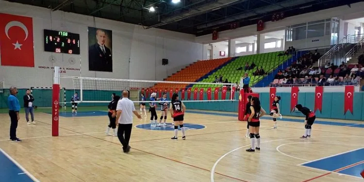 Elazığ’ın ev sahipliğinde voleybol grup müsabakaları başladı