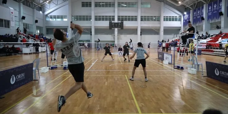 Üniversitelerarası Badminton Türkiye Şampiyonası ODÜ’de başladı