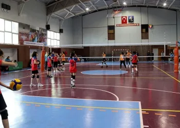 Akçaabat’ta çocuklara ve gençlere yönelik sportif ve kültürel etkinlikler devam ediyor