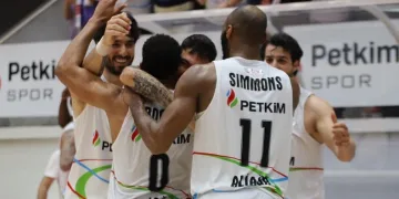 Aliağa Petkimspor, bu sezon ikinci kez üst üste galibiyet aldı