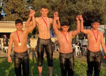 İzmitli pehlivanlar Yalova’da madalyaları topladı
