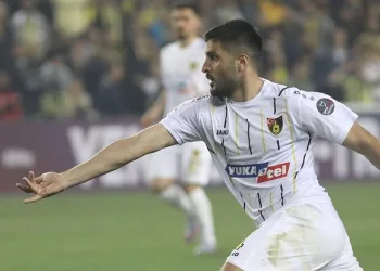 İstanbulspor’da Mehmet Yeşil sakatlandı