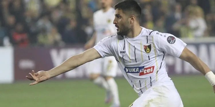 İstanbulspor’da Mehmet Yeşil sakatlandı