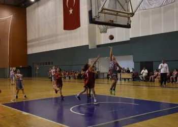 Küçük devlerin basketbol şampiyonası başladı