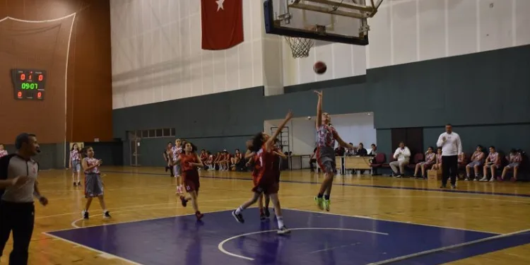 Küçük devlerin basketbol şampiyonası başladı