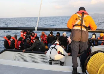 50 kaçak göçmen kurtarıldı