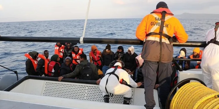 50 kaçak göçmen kurtarıldı