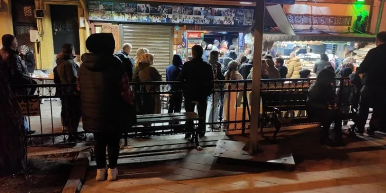 Bursa’nın tarihi simit fırınlarında sahur kuyruğu!