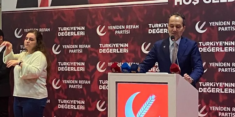 Fatih Erbakan Bursa’da iftar programına katıldı