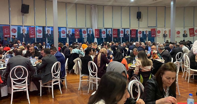 MHP Bursa'da depremzede vatandaşlarla iftar programında buluştu