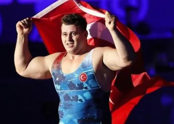 Milli güreşçi Rıza Kayaalp 12. kez Avrupa Şampiyonu