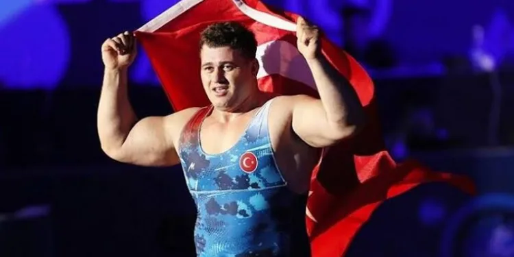 Milli güreşçi Rıza Kayaalp 12. kez Avrupa Şampiyonu
